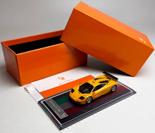 Load image into Gallery viewer, U2 1:64 F1 LM Super Racing Sports Model Diecast Resin Car New
