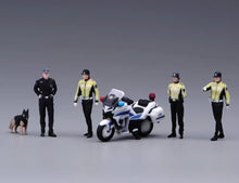 Load image into Gallery viewer, 1:24 Painted Figure Model Miniature Resin Diorama  Sand Policeman Police Set
