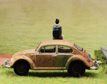 Load image into Gallery viewer, 1:64 Painted Figure Mini Model Miniature Resin Diorama Sitting Posture Girl Lady
