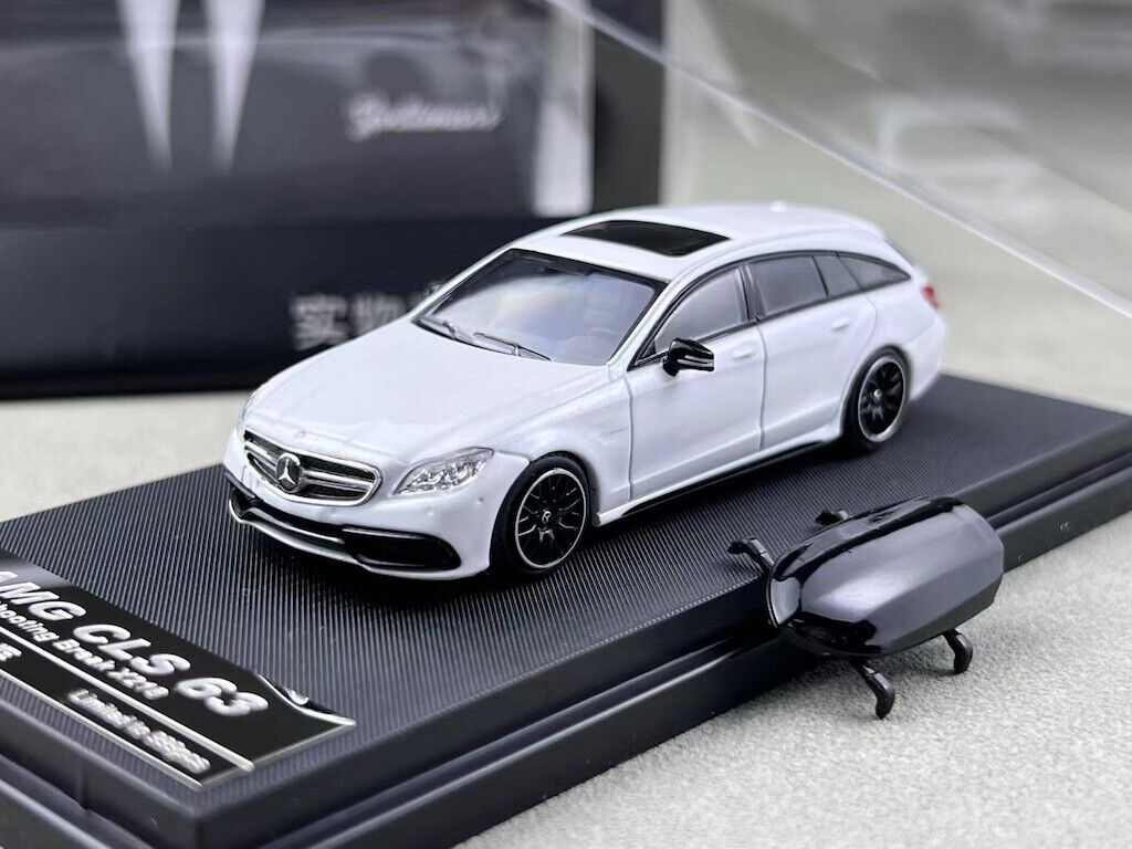 BM 1:64 White CLS 63 X218 Wagon Touring Sports Model Diecast Metal Car New Collection