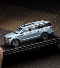 Load image into Gallery viewer, WTX 1:64 Blue Navigator L Full Sized SUV Sports Model Diecast Metal Car New Collection
