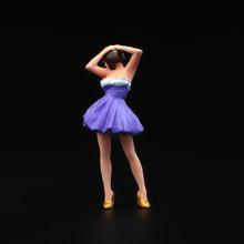 Load image into Gallery viewer, 1:24 Painted Figure Model Miniature Resin Diorama  Sand Purple Dress Beauty
