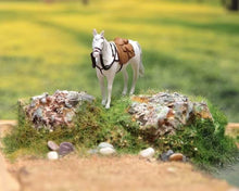 Load image into Gallery viewer, 1:64 Painted Figure Model Miniature Resin Diorama Sand Fine Horse White Brown
