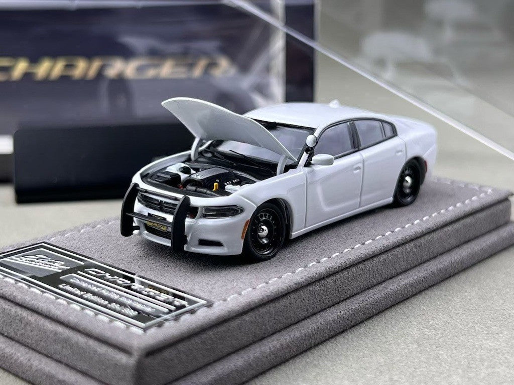 Elite 1:64 White Police Charger SRT Sedan Sports Model Diecast Metal Car New Collection