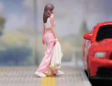 Load image into Gallery viewer, 1:64 Painted Figure Model Miniature Resin Diorama Sand Girl Carrying Clothes Toy New Collection
