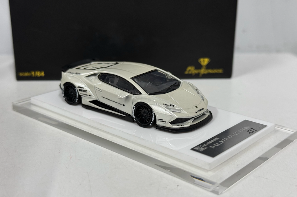 Onemodel 1:64 Pearl White LP610 Huracan LB Sports Model Diecast Resin Car New Collection