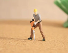 Load image into Gallery viewer, 1:64 Painted Figure Mini Model Miniature Resin Diorama Sand Road Repair Workers Collection
