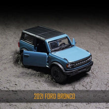 Load image into Gallery viewer, Bburago 1:64 2021 Ford Bronco SUV ORV Sports Model Diecast Metal Car New Collection
