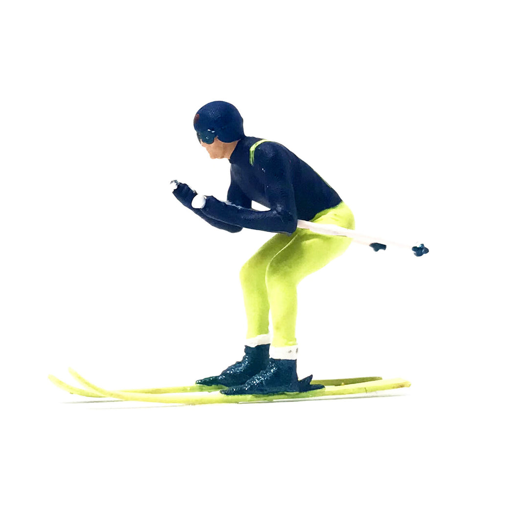 1:64 Painted Figure Mini Model Miniature Resin Diorama Skiing Ski Man Boy Motion