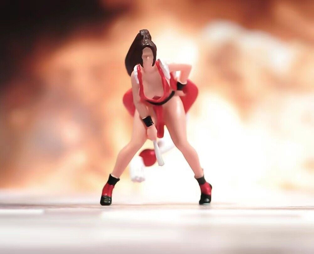 1:64 Painted Figure Model Miniature Resin Diorama Sand Dancing Girl Sexy Lady