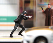 Load image into Gallery viewer, 1:24 Painted Figure Model Miniature Resin Diorama Sand Killer Suit Man Black
