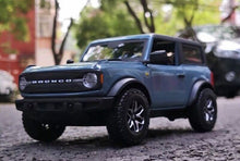 Load image into Gallery viewer, Maisto 1:24 2021 Blue FORD Bronco Badlands SUV Sports Model Diecast Metal Car BN
