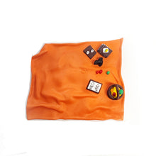 Load image into Gallery viewer, 1:64 Painted Figure Mini Model Miniature Resin Diorama Picni Camping Couple Food
