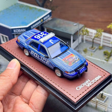 Load image into Gallery viewer, GOC 1:64 HEC Albuquerque Police Crown Victoria CV Model Diecast Metal Car New Collection
