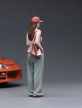 Load image into Gallery viewer, 1:24 Painted Figure Model Miniature Resin Diorama Cap Lady Girl Holding Coffee
