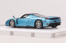 Load image into Gallery viewer, DMH 1:64 Enzo Super Racing Sports Model Diecast Resin Car New Collection
