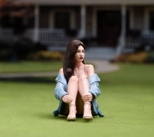 Load image into Gallery viewer, 1:24 Painted Figure Model Miniature Resin Diorama Sitting Sexy Woman Beauty Girl
