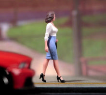 Load image into Gallery viewer, 1:64 Painted Figure Model Miniature Resin Diorama Sand OL Lady Beauty Walking Collection
