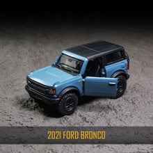 Load image into Gallery viewer, Bburago 1:64 2021 Ford Bronco SUV ORV Sports Model Diecast Metal Car New Collection

