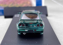 Load image into Gallery viewer, Fuji 1:64 Green Carbon Skyline GTR R34 Nismo Z-Tune Model Diecast Metal Car
