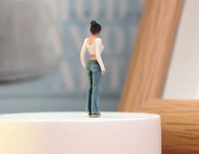Load image into Gallery viewer, 1:64 Painted Figure Model Miniature Resin Diorama Sand White Top Denim Girl Cute
