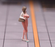Load image into Gallery viewer, 1:64 Painted Figure Model Miniature Resin Diorama Sand Beauty With Mask Coffee
