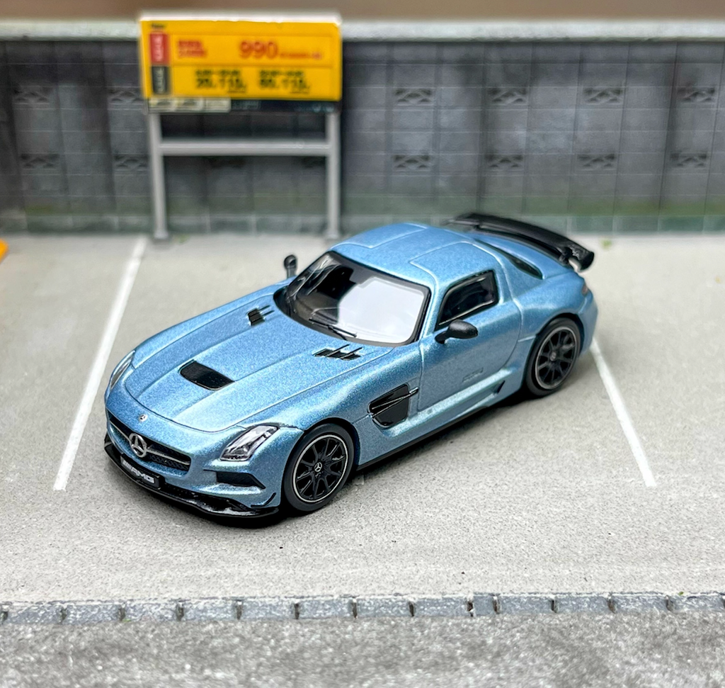 Tarmac 1:64 Ice Blue Benz SLS AMG Coupe Sports Model Diecast Metal Car BN