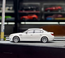 Load image into Gallery viewer, King 1:64 White M5 E60 Sedan Sports Model Diecast Metal Car New Collection
