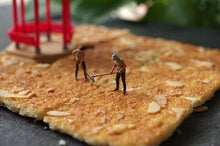 Load image into Gallery viewer, 1:64 Painted Figure Model Miniature Resin Diorama Sand Farmer Peasantry Two Men
