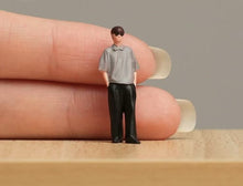 Load image into Gallery viewer, 1:64 Painted Figure Model Miniature Resin Diorama Sand Cool Boy With Sunglasses
