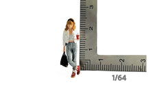 Load image into Gallery viewer, 1:64 Painted Figure Mini Model Miniature Resin Diorama Vintage Trendy Girl Set
