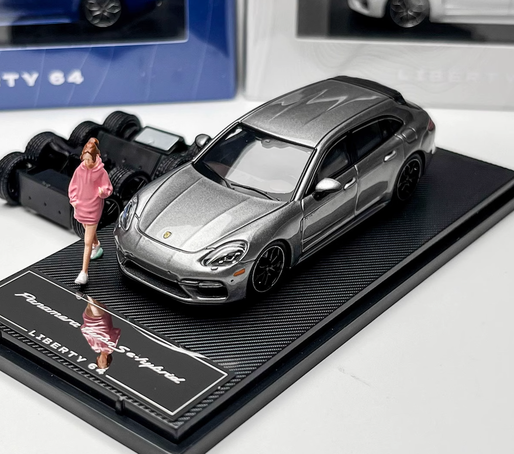 Liberty 1:64 Silver Panamera Turbo S Figure Sport Model Diecast Metal Car New Collection