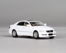 Load image into Gallery viewer, Masdi 1:64 White Reiz 2.5V Sedan Sports Model Diecast Metal Car New Collection
