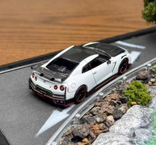 Load image into Gallery viewer, MINIGT 1:64 Pearl White 2024 GTR R35 Nismo Sports Model Diecast Metal Car New Collection
