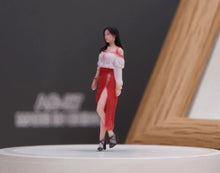 Load image into Gallery viewer, 1:64 Painted Figure Model Miniature Resin Diorama Toy Sand Girl Pretty Beauty
