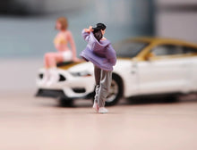 Load image into Gallery viewer, 1:24 Painted Figure Model Miniature Resin Diorama  Sand Hip Hop Style Girl

