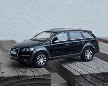 Load image into Gallery viewer, Masdi 1:64 Black 2008 Q7 FSI Full Size SUV Sport Model Diecast Metal Car BN
