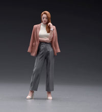 Load image into Gallery viewer, 1:24 Painted Figure Model Miniature Resin Diorama Boss Lady Professional Woman
