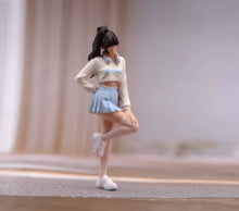 Load image into Gallery viewer, 1:24 Painted Figure Model Miniature Resin Diorama Sand  Headset Pretty Girl

