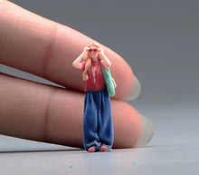 Load image into Gallery viewer, 1:64 Painted Figure Model Miniature Resin Diorama Sand Fashion Lady Sunglasses
