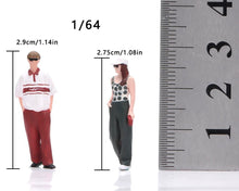 Load image into Gallery viewer, 1:64 Painted Figure Model Miniature Resin Diorama Toy Sand Couple Lovers Trendy
