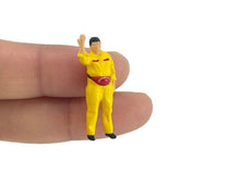 Load image into Gallery viewer, 1:64 Painted Figure Model Miniature Resin Diorama Sand Petrol Station Worker Set

