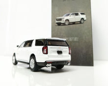 Load image into Gallery viewer, Masdi 1:64 White Suburban Full Size SUV Sports Model Diecast Metal Car New Collection
