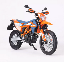 Load image into Gallery viewer, Maisto 1:12 Orange 2023 KTM 690 SMC R Motorcycle Bike Sports Model Diecast New Collection
