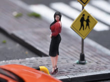 Load image into Gallery viewer, 1:64 Painted Figure Model Miniature Resin Diorama Toy Sand Elegant Beauty Lady
