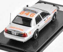 Load image into Gallery viewer, Rollin 1:64 CROWN VICTORIA Georgia Patrol Police Model Diecast Metal Car
