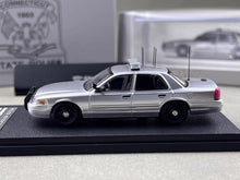 Load image into Gallery viewer, Rollin 1:64 CSP Connecticut Police CROWN VICTORIA CV Model Diecast Metal Car
