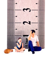 Load image into Gallery viewer, 1:64 Painted Figure Model Miniature Resin Diorama Little Girl Young Man Cat Sand
