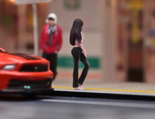 Load image into Gallery viewer, 1:64 Painted Figure Model Miniature Resin Diorama Toy Sand Pretty Woman Beauty
