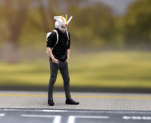 Load image into Gallery viewer, 1:64 Painted Figure Model Miniature Resin Sand cool man boy backpack Style
